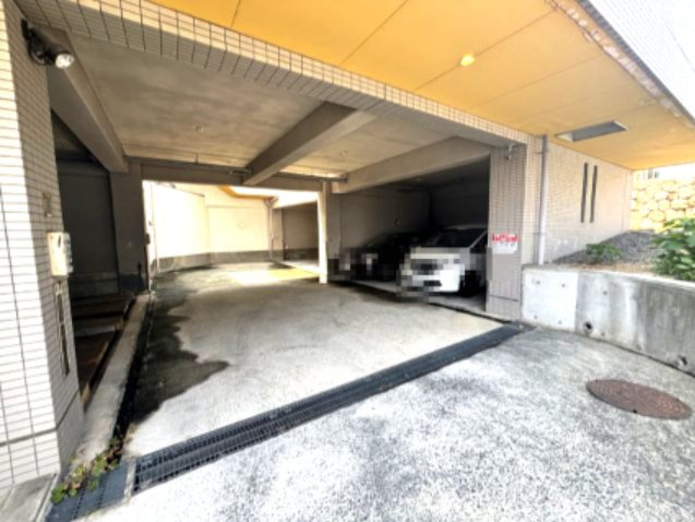 プラザ森北の駐車場