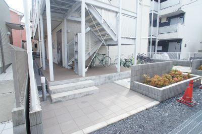 リブリ・ひまわり荘のエントランス