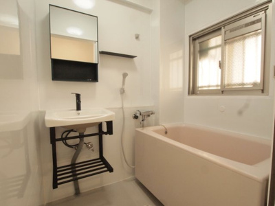 【浴室】 | 緑ヶ丘第四マンション | コンパクトで使いやすいお風呂です