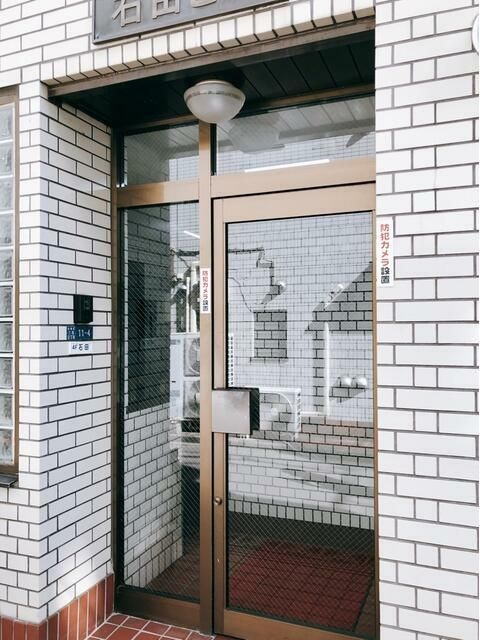 石田ビルのエントランス