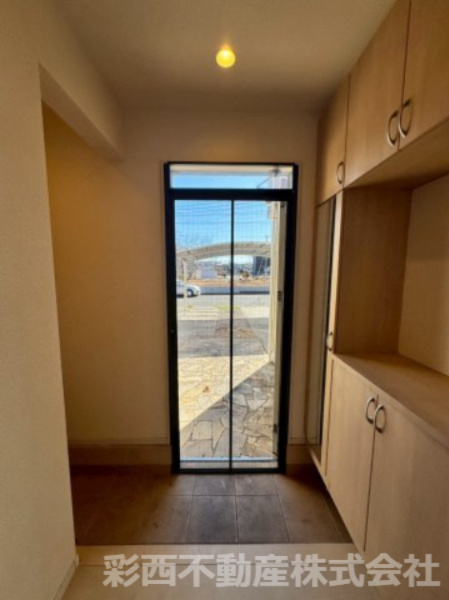 日高市原宿中古戸建ての玄関