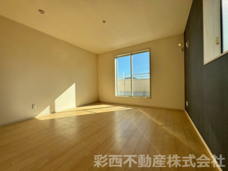 日高市原宿中古戸建ての洋室