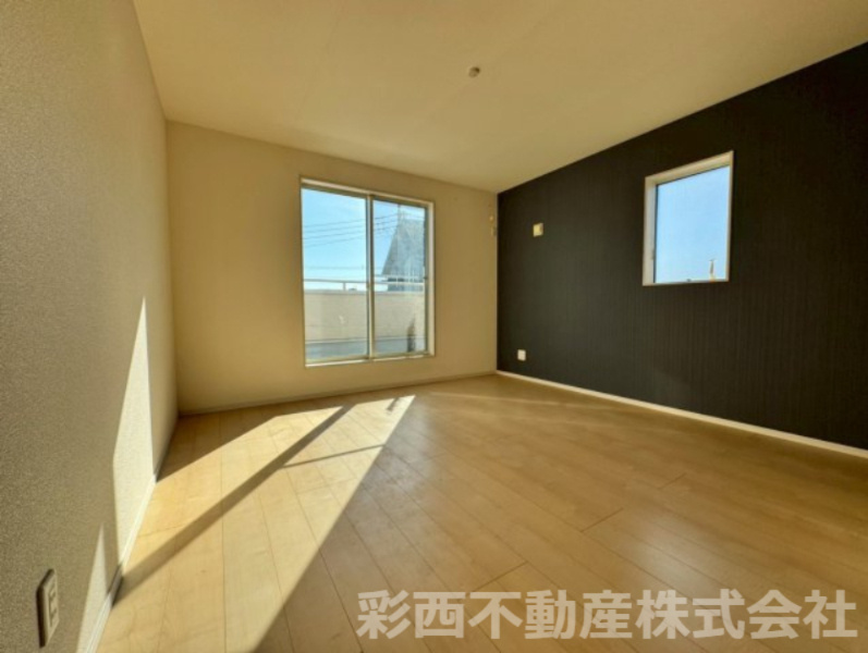 日高市原宿中古戸建ての洋室