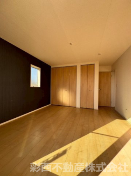 日高市原宿中古戸建ての洋室