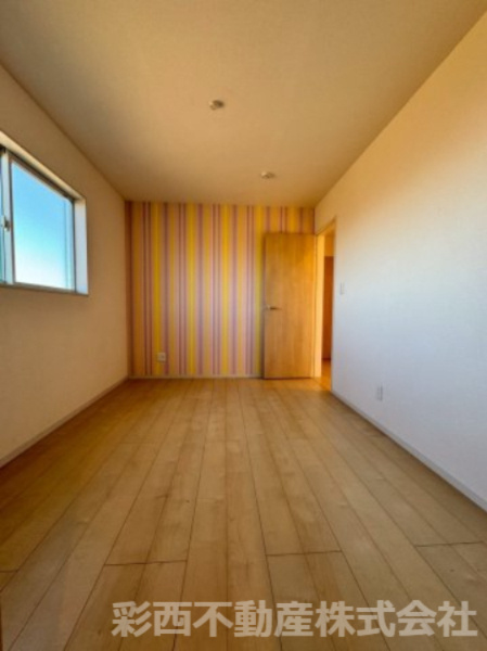 日高市原宿中古戸建ての洋室