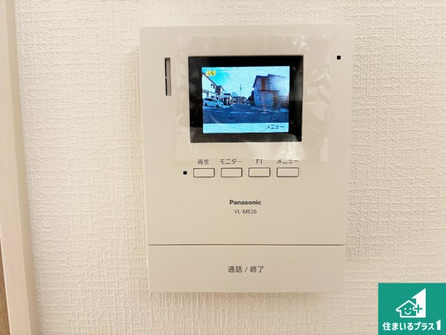 天理市別所町　第2期　新築一戸建ての防犯設備|カラーモニターインターホン！声だけでなく来訪者の姿や顔がモニターで確認できるので、小さなお子様がいらっしゃるご家庭でも安心できます！