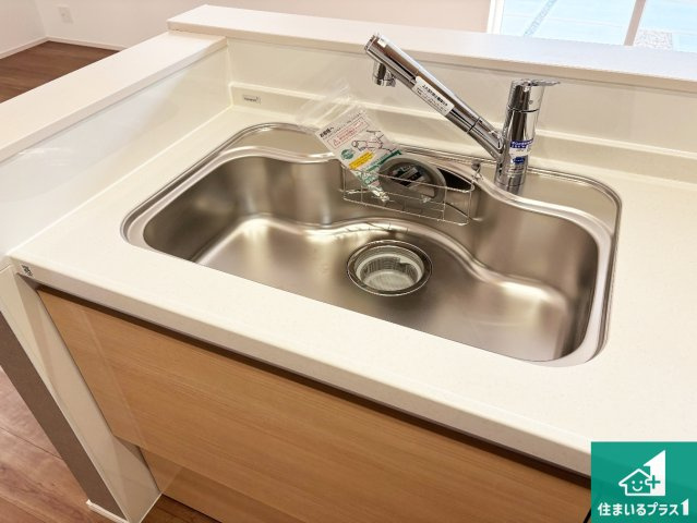 天理市別所町　第2期　新築一戸建ての設備|浄水器を内蔵！炊飯時、お茶を作る時に安心してお水を使えます！お湯と冷水、浄水と原水、シャワーの切替えもワンタッチです！