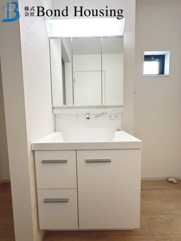 敷地６４坪・広い庭付き・LDK２３帖・樫野台　限定１棟のトイレ