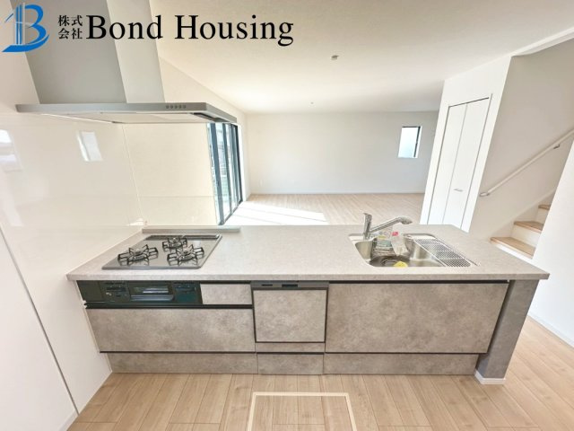 敷地６４坪・広い庭付き・LDK２３帖・樫野台　限定１棟のキッチン