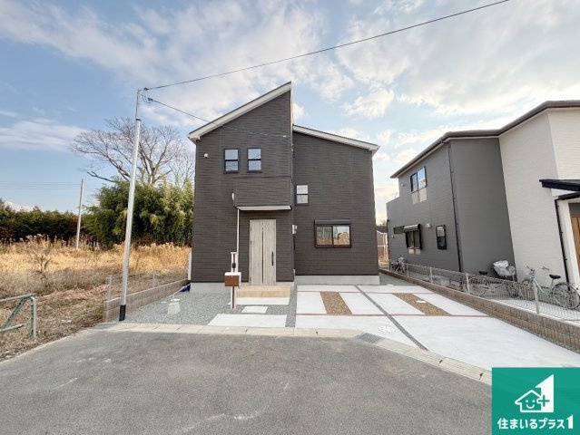 20(祝)21(土)22(日)現地説明会開催中　天理市別所町の前面道路含む現地写真|周辺は閑静な住宅街！前面道路広々で車の出し入れも便利です。駐車が苦手な方でも安心して車庫入れできます！