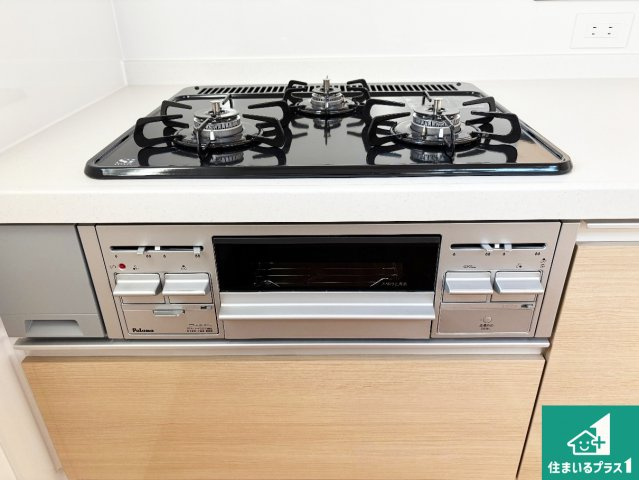 20(祝)21(土)22(日)現地説明会開催中　天理市別所町の設備|ダブル高火力Ｓｉセンサー付きコンロ！３口あるので、まとめて料理をする時も大活躍！