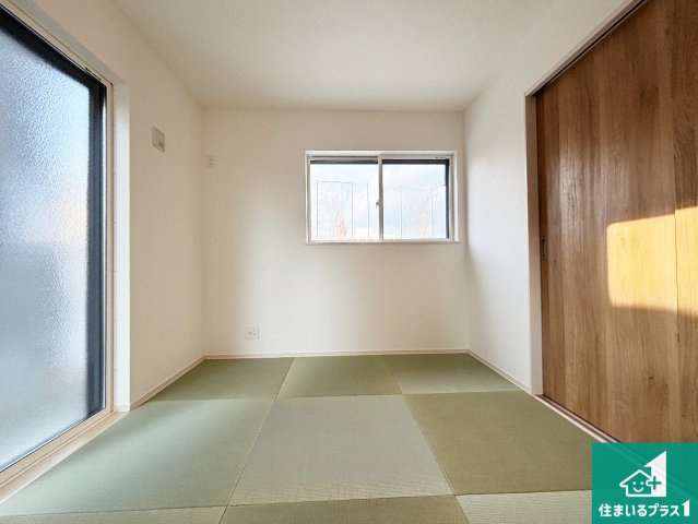 20(祝)21(土)22(日)現地説明会開催中　天理市別所町の和室|一室あると便利な和室は客間としてだけでなく、小さなお子様のプレイルームや食後のくつろぎスペースとしてもご利用いただけます。収納もついていますので大活躍間違いなし！