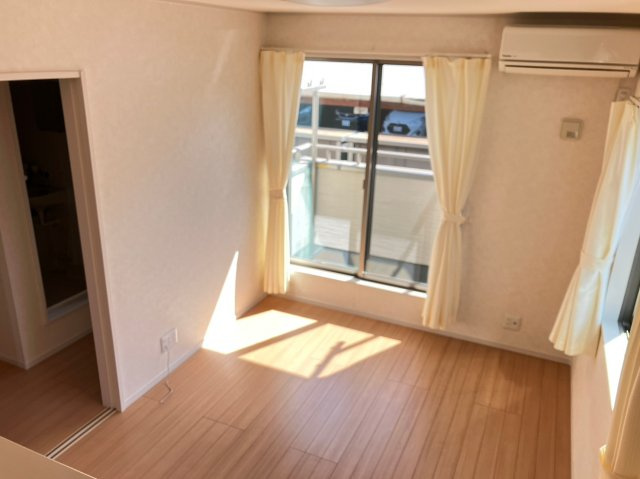 天神町アパートメントの居間・リビング|現状有姿とさせていただきます