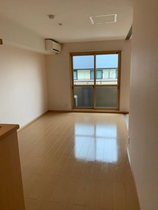 リーベ　B棟の居間・リビング|広いリビング★