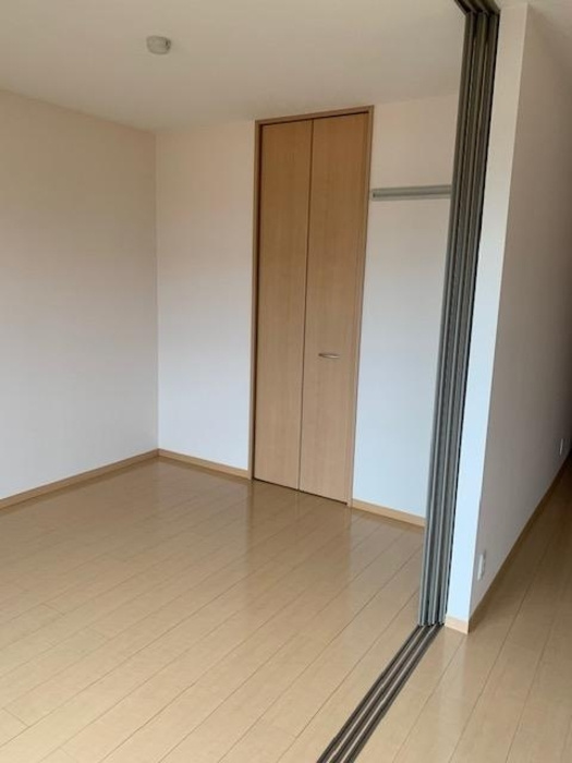 リーベ　B棟の寝室|クローゼット付の寝室です☆