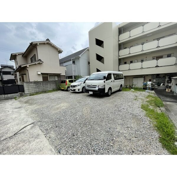 グレイスSONEⅡの駐車場