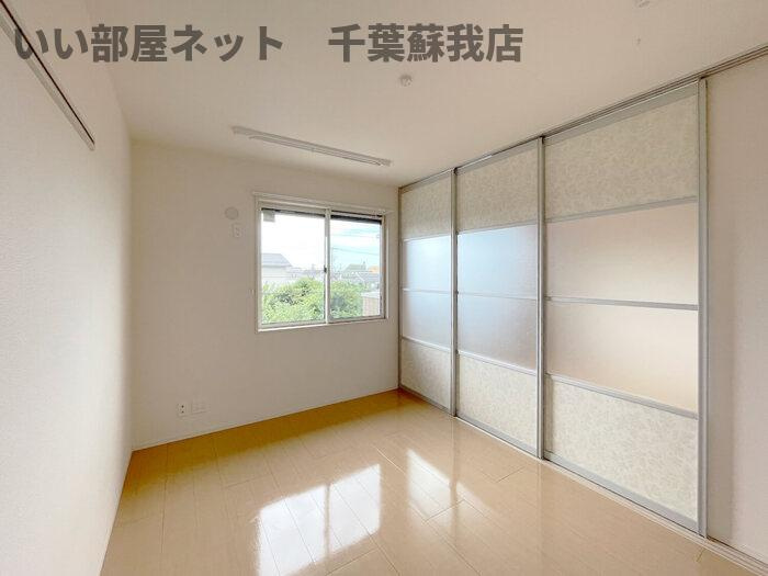 メイプルコートの寝室|落ち着いた色調の寝室です