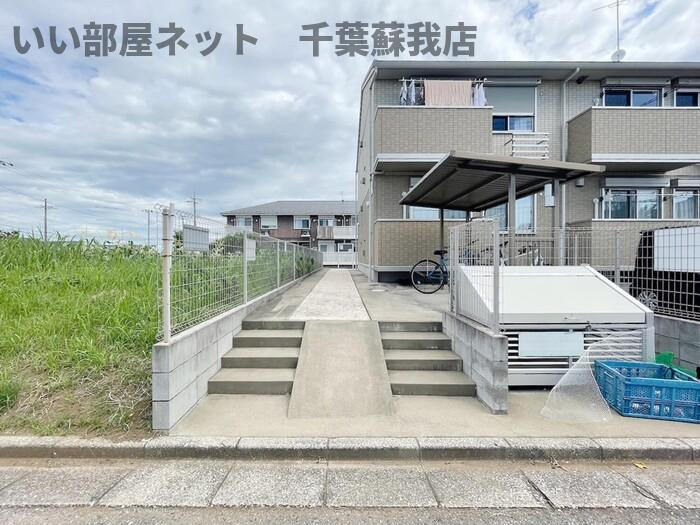 メイプルコートのエントランス|ゆとりのあるエントランスです