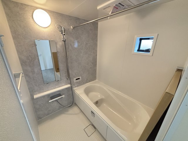 MELDIA東区徳川214③｜名古屋市の戸建ならホームアップの浴室|浴室乾燥機付きで雨の日のお洗濯もラクラク♪