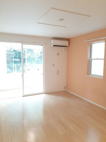 グラース　ブリーズ　Ⅱの居間・リビング|おしゃれな居間です