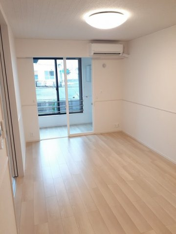 フェニーチェ　ミナ　Ⅰの居間・リビング|こちらのリビングで趣味の時間をお楽しみください