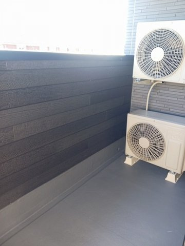 トランブルー立野　Ｂのバルコニー|暖かな日差しのふりそそぐバルコニー