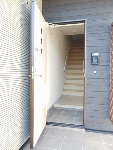 トランブルー立野　Ｂの玄関|ゆったりとした玄関です