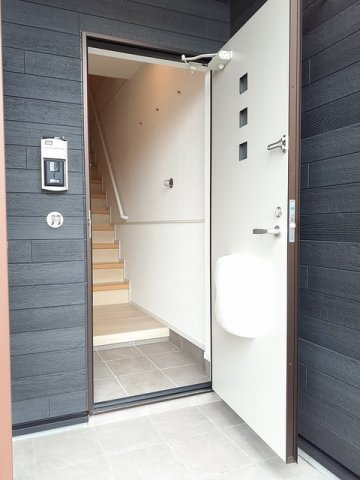 グランド　リスボア　Ⅱの玄関|落ち着いた玄関です