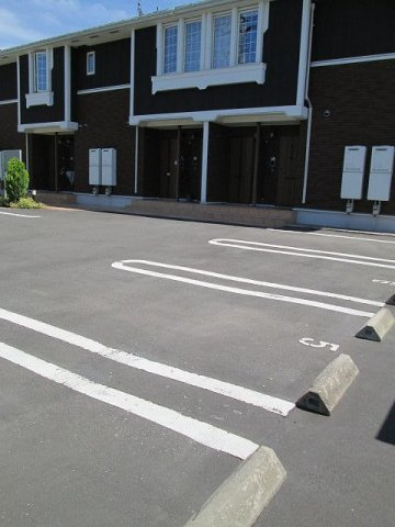 リアライズの駐車場|駐車場に車を止められます