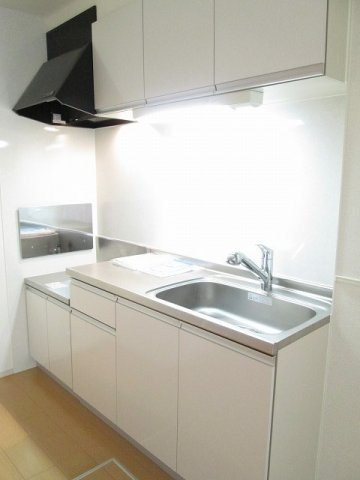 リアライズのキッチン|コンパクトなキッチンで掃除もラクラク