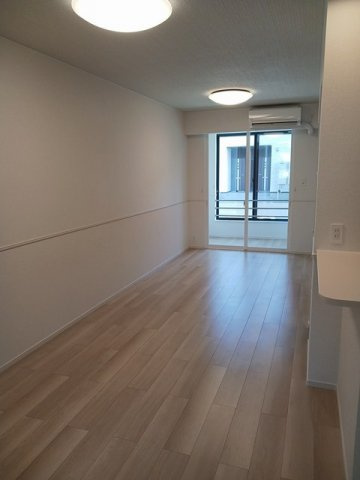 レフィナード高城　Ａの居間・リビング|ゆったりとした居間です