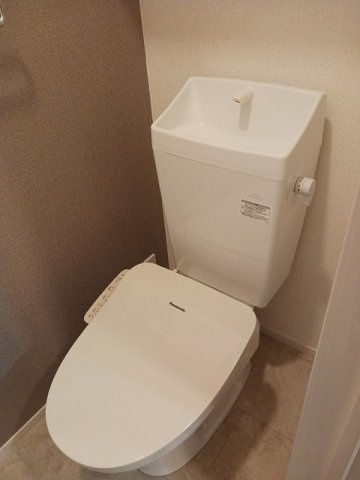 レフィナード高城　Ａのトイレ|シンプルで使いやすいトイレです