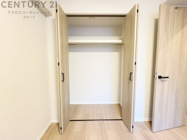 衣類やアクセサリー、小物類の収納が便利で整理整頓がしやすく、部屋の美観を保ちつつ、スペースを最大限に活用できます。衣服のしわやダメージを防ぎ、長持ちさせることができます。