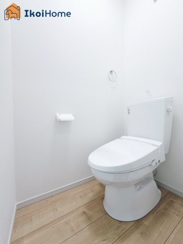 神戸市西区樫野台1丁目　新築戸建　樫野台1期　のトイレ|◆同社施工例◆1階・2階にウォシュレット、暖房便座、脱臭機能を標準装備のトイレを完備！