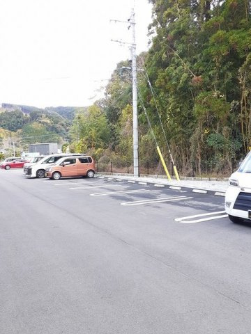 グラン　シャリオ　Ⅱの駐車場|カースペースがあります