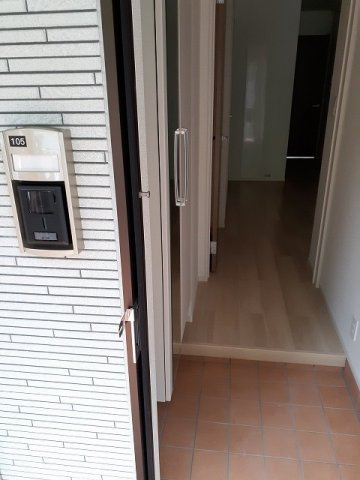グラン　シャリオ　Ⅱの玄関|明るい玄関です