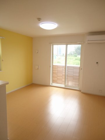 ハピネス・Ⅰの居間・リビング|ゆったりとした居間です