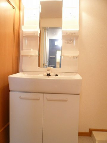 デスパシオ　カーサＡ棟の洗面所|コンパクトで使いやすい洗面所