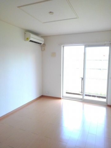 フレッシュリーガーデンＢの居間・リビング|使いやすいリビングです