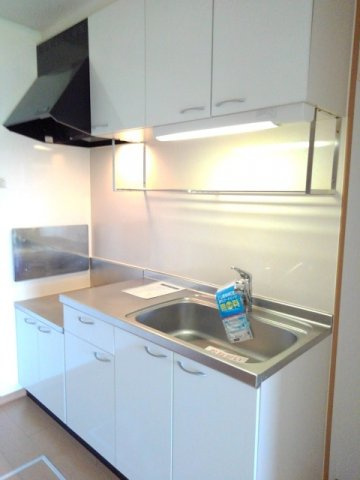 フレッシュリーガーデンＢのキッチン|コンパクトなキッチンで掃除もラクラク