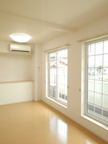 エスペランサ・コートの居間・リビング|居間です