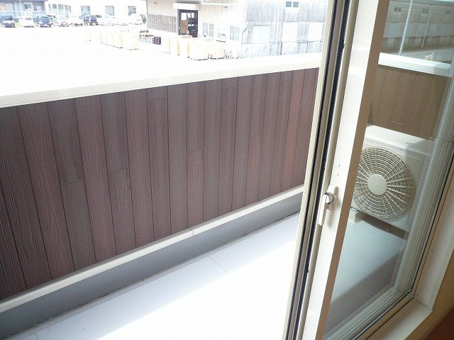 パーラメントハウスのバルコニー|暖かな日差しのふりそそぐバルコニー