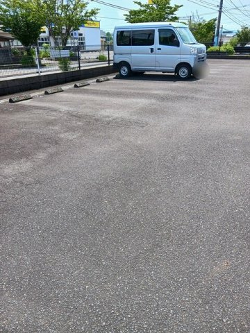 エアリー　Ｍの駐車場|カースペースがあります
