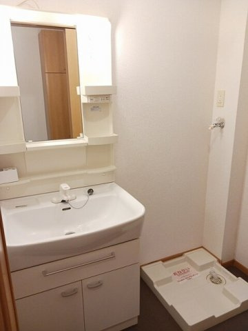 エアリー　Ｍの洗面所|明るい洗面所です