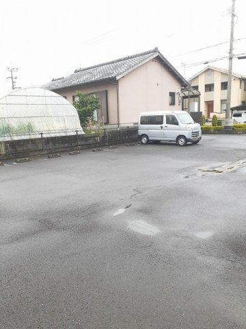 アプローズ　Ｋの駐車場|駐車場があるので、車を買う予定の方も安心です