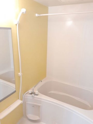 サンライズ岩山の浴室|コンパクトで使いやすいお風呂です