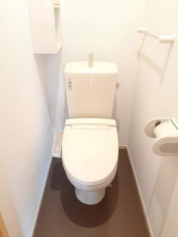 サンライズ岩山のトイレ|落ち着いた色調のトイレです