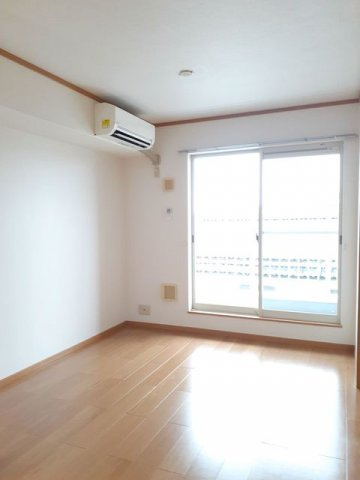 プリムローズヴィラＢの居間・リビング|おしゃれな居間です