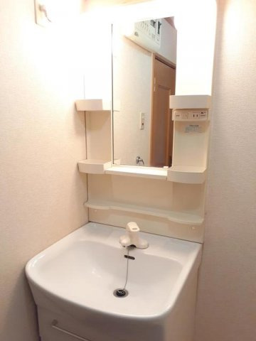 プリムローズヴィラＢの洗面所|広い洗面スペース