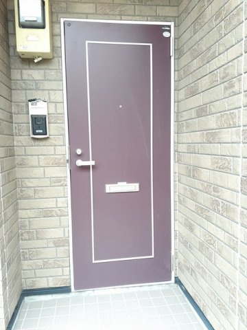 リオ・ラド・パティオ　Ｂの玄関|落ち着いた玄関です